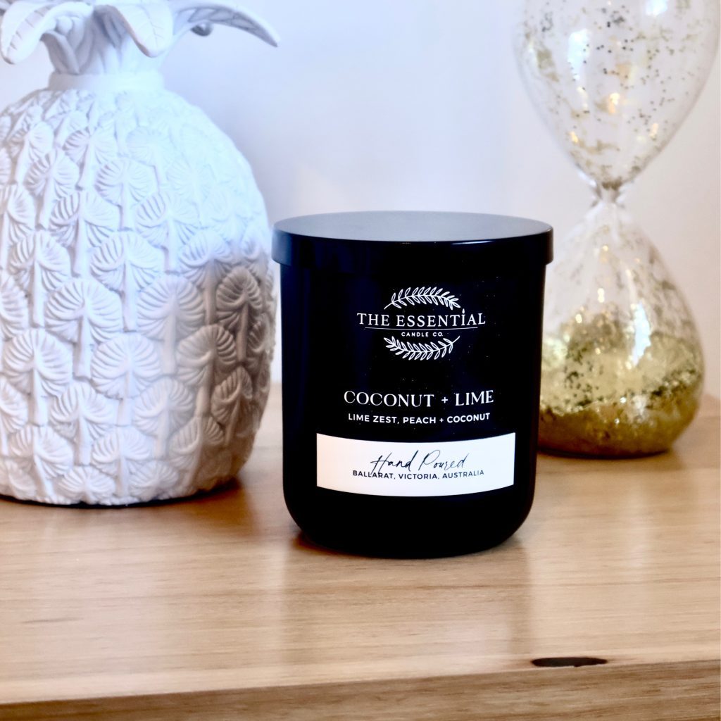 COCONUT AND LIME WOOD WICK CANDLE