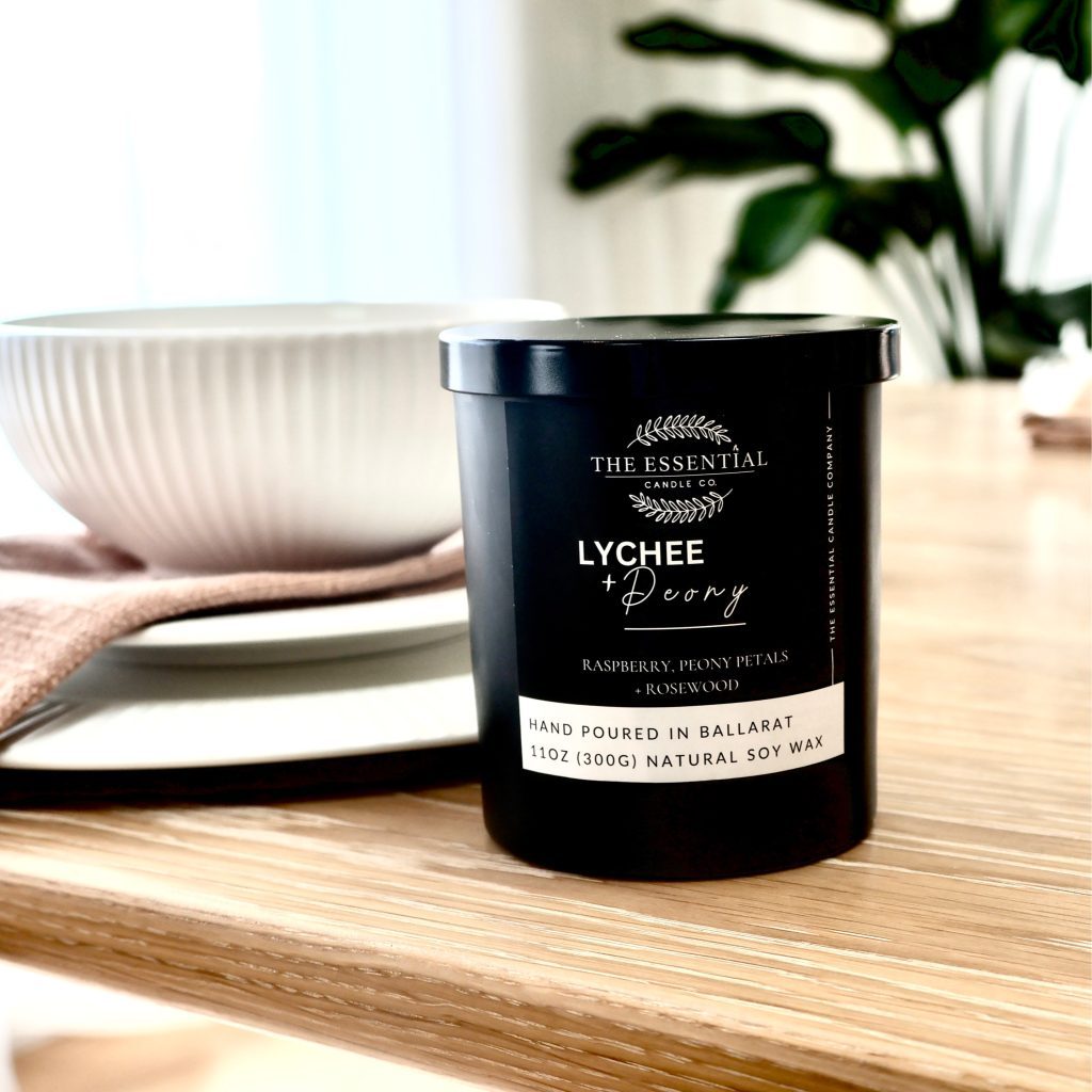 LYCHEE AND PEONY WOOD WICK CANDLE